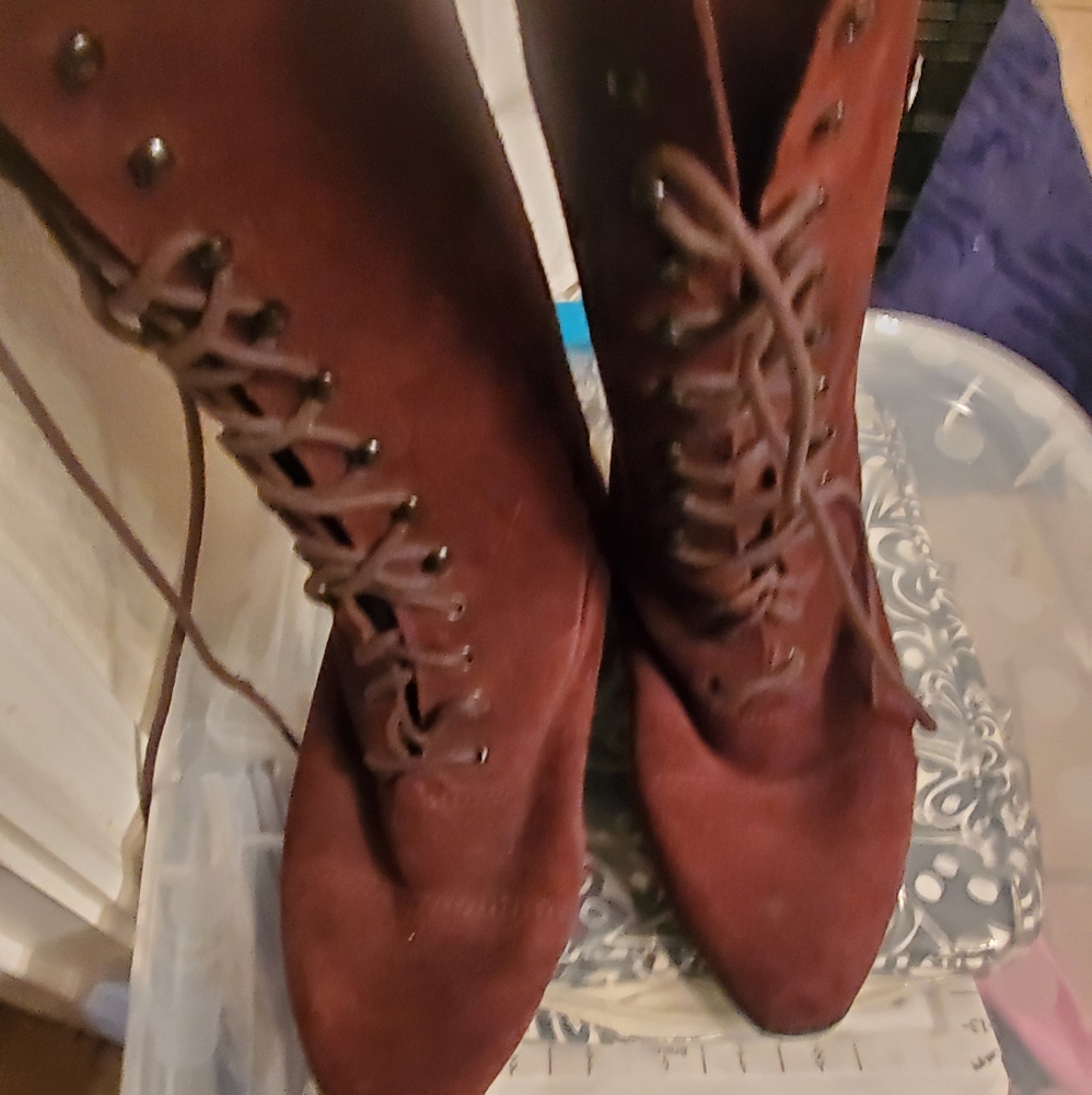 Suede leather lace up boots 👢